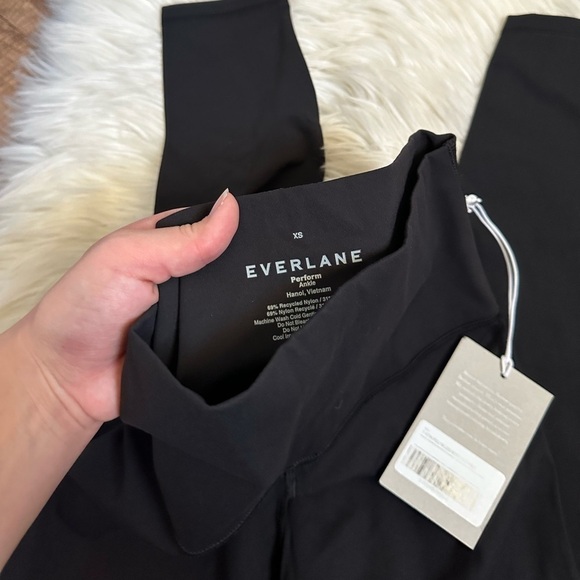 EVERLANE The Perform Legging In Black - Picture 8 of 8